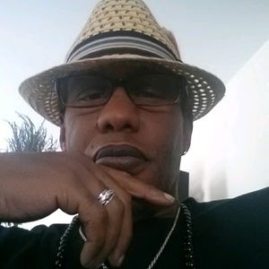 Meet your Posher, Reginald